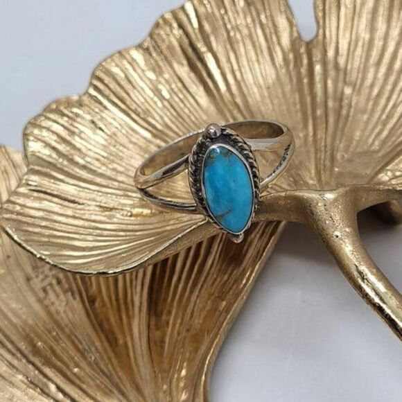 Running Bear Shop, Turquoise and Sterling Silver, Size 7 Ring - Picture 3 of 5